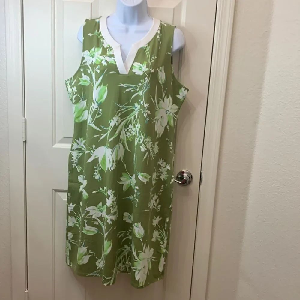 Isaacmizrahi Live Large V Neck Short Sleeve MIdi Green White Floral Summer Dress